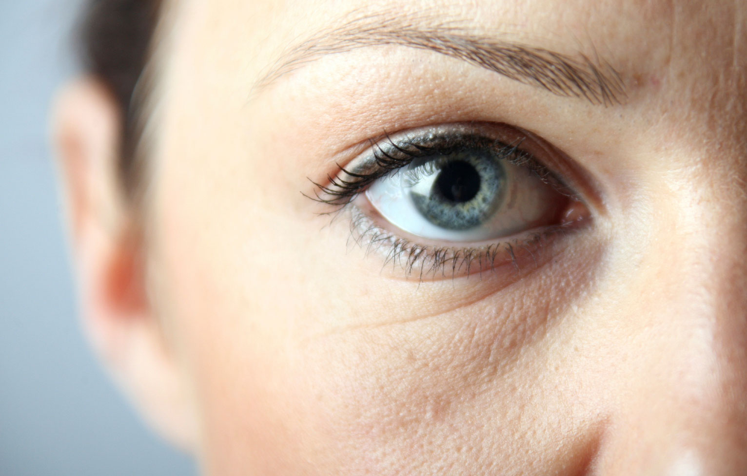 Ingrijirea pielii sensibile de sub ochi | L'Occitane